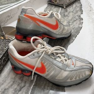 Nike women’s 8 1/2 white, silver and coral shoes